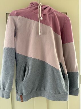 AMPERSAND AVE Colorblock SingleHoodie in Mauve, Blush & Gray